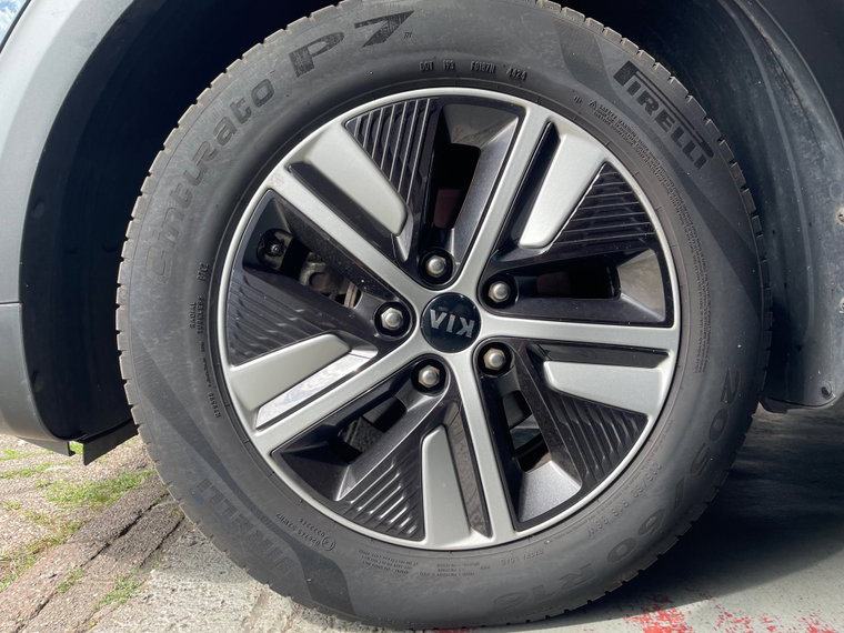 Vehicle Image 25