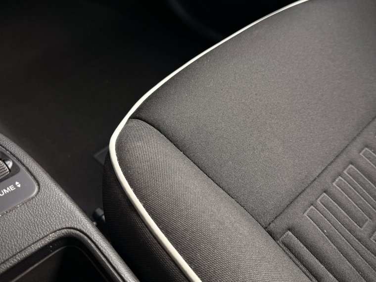 Vehicle Image 38