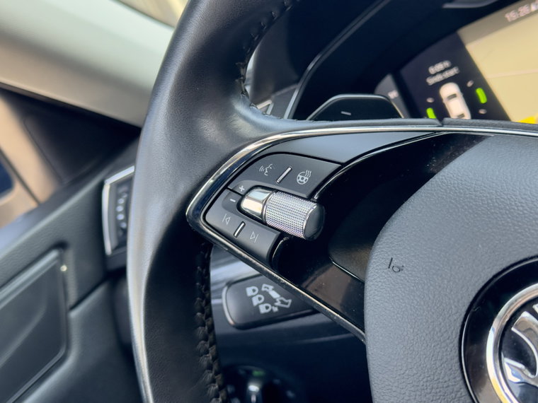 Vehicle Image 28