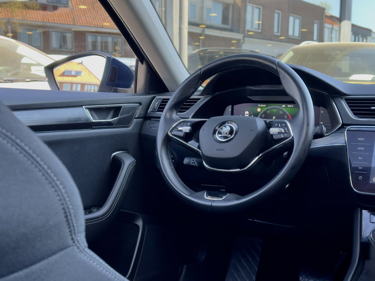 Vehicle Image 30
