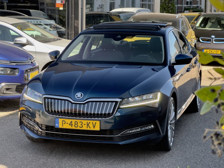 Vehicle Image 9