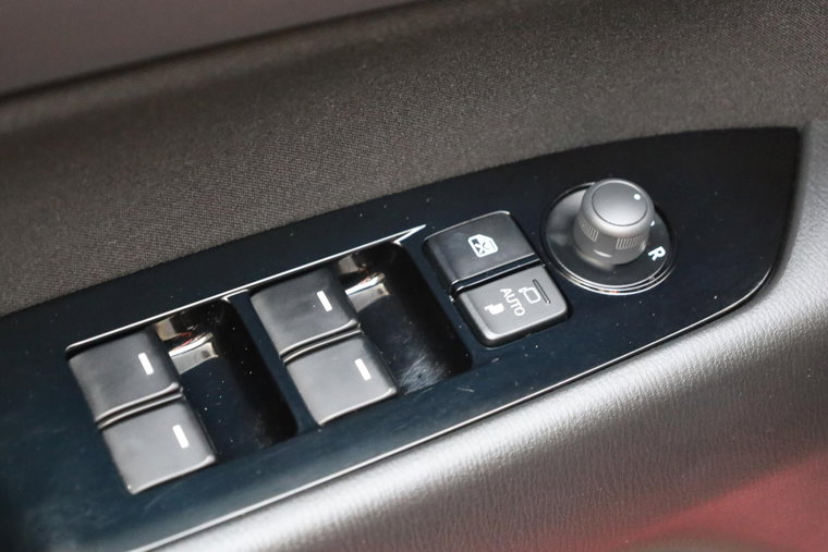 Vehicle Image 36