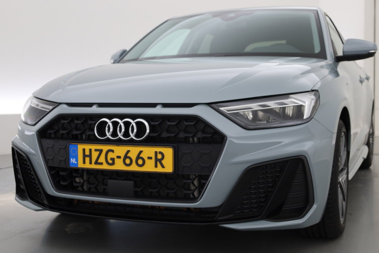 Vehicle Image 36