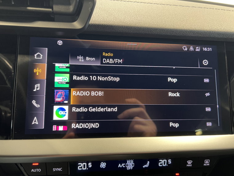 Vehicle Image 19