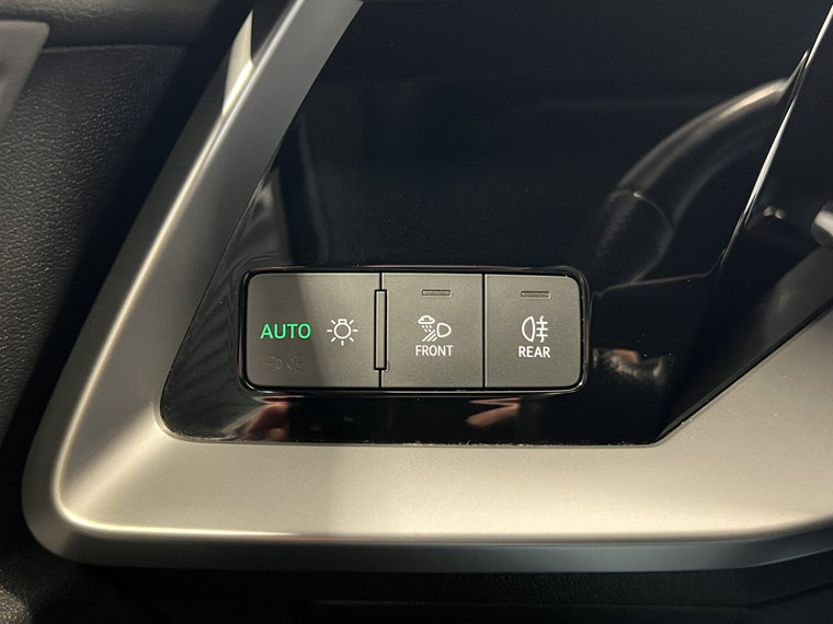 Vehicle Image 26