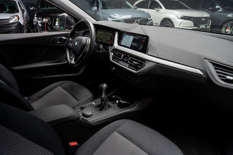Vehicle Image 35