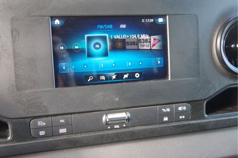 Vehicle Image 11