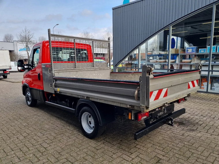 Vehicle Image 28