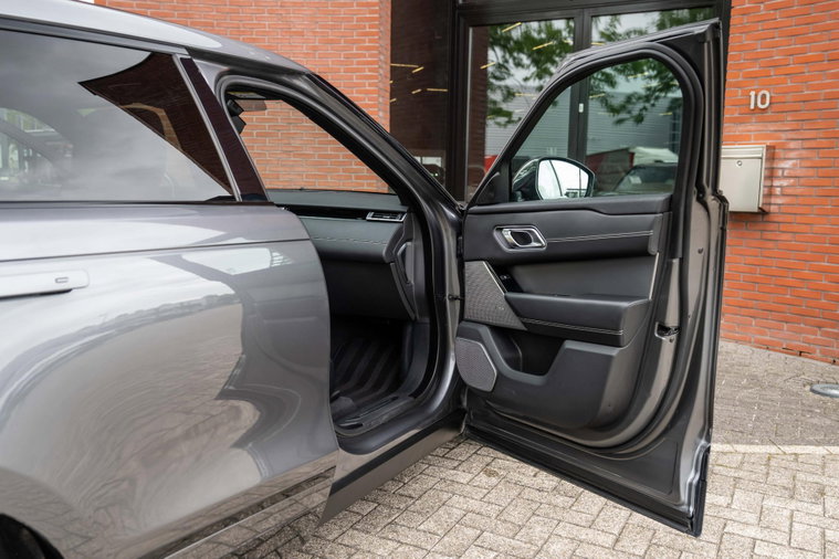 Vehicle Image 35