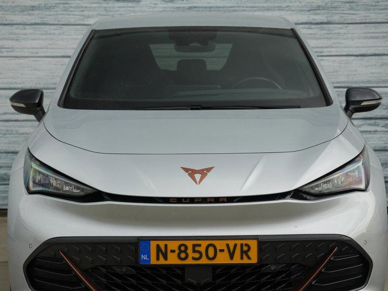 Vehicle Image 32