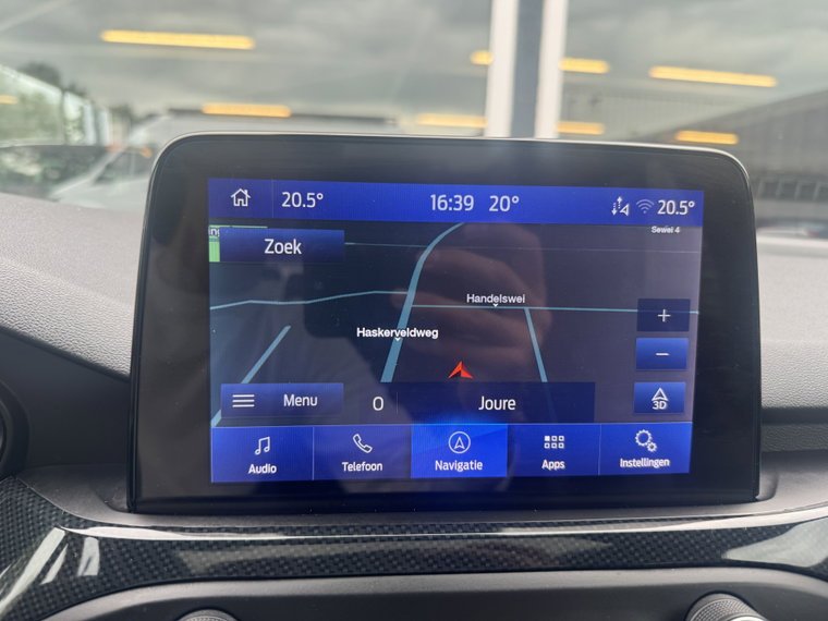 Vehicle Image 25