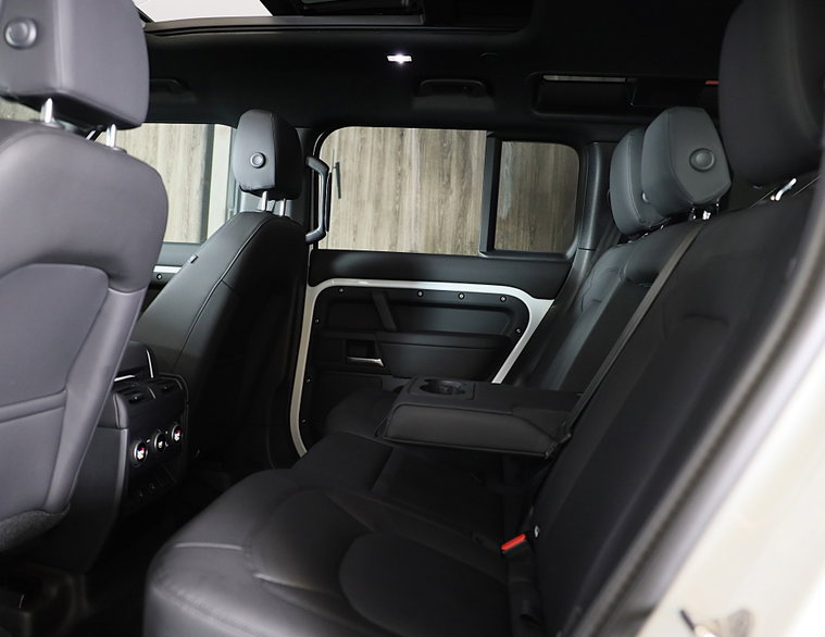 Vehicle Image 31