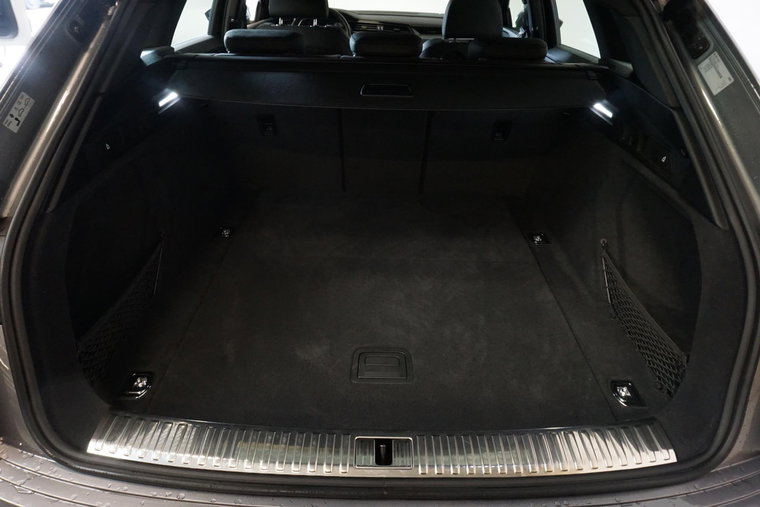 Vehicle Image 18