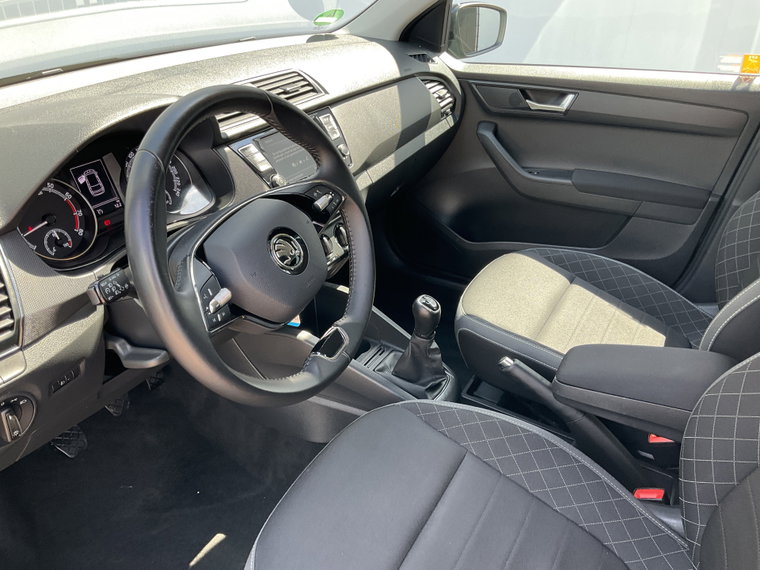 Vehicle Image 33
