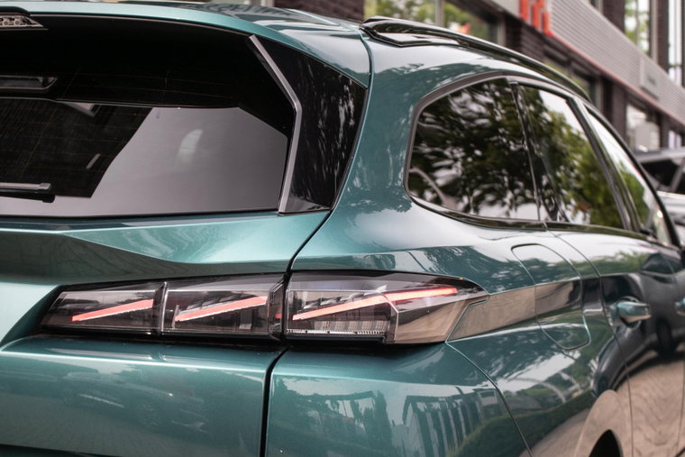 Vehicle Image 30