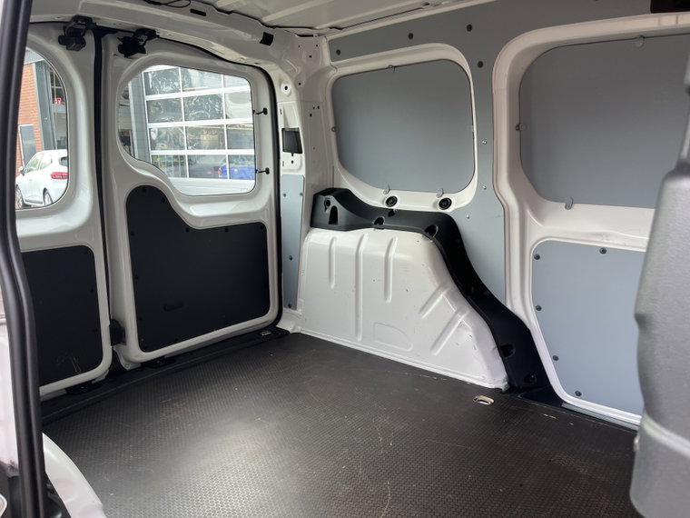 Vehicle Image 27