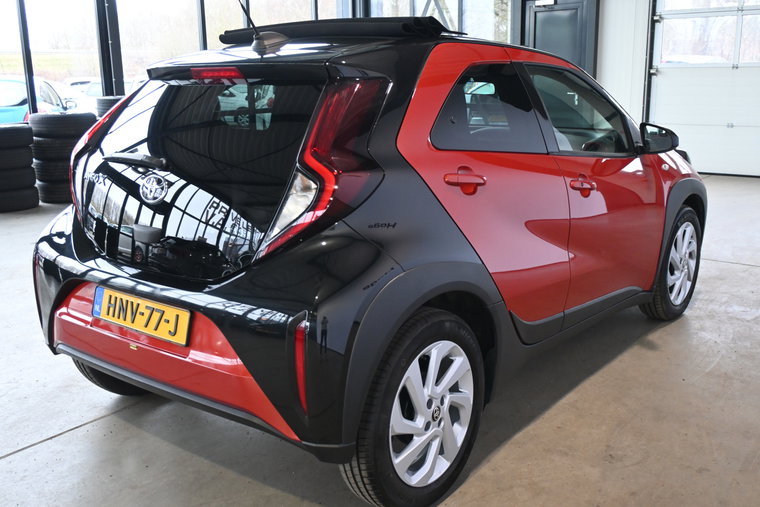 Vehicle Image 13
