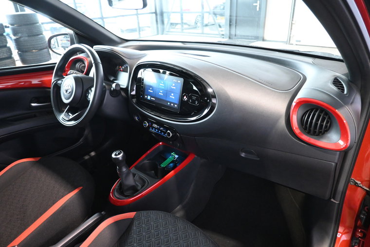 Vehicle Image 19