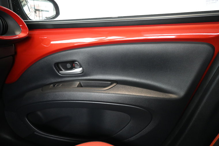 Vehicle Image 38