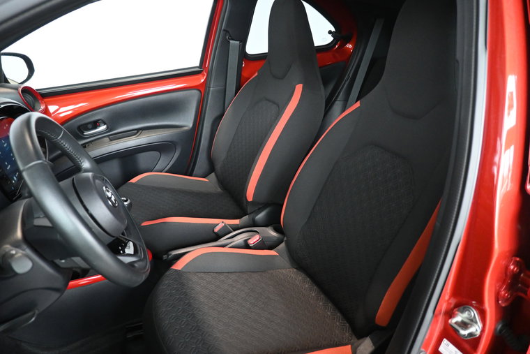 Vehicle Image 7