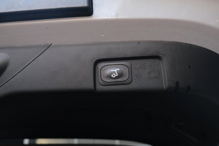Vehicle Image 28