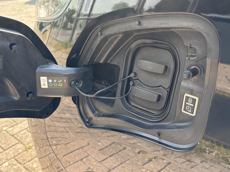 Vehicle Image 28