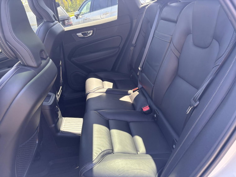 Vehicle Image 37
