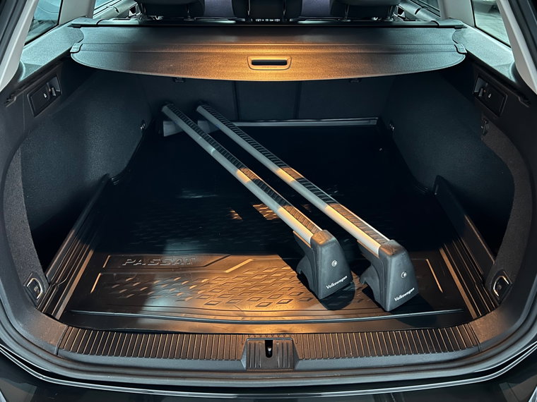 Vehicle Image 28