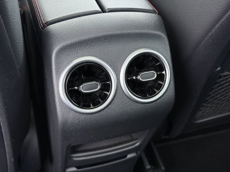 Vehicle Image 28