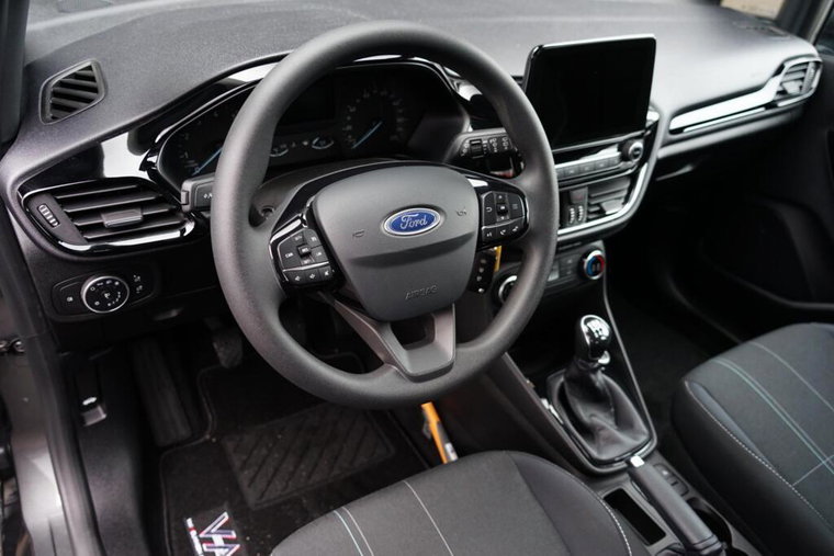 Vehicle Image 12