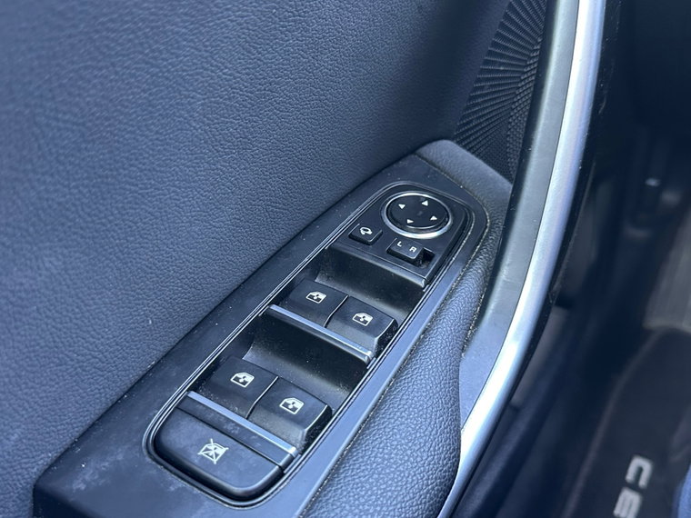 Vehicle Image 17