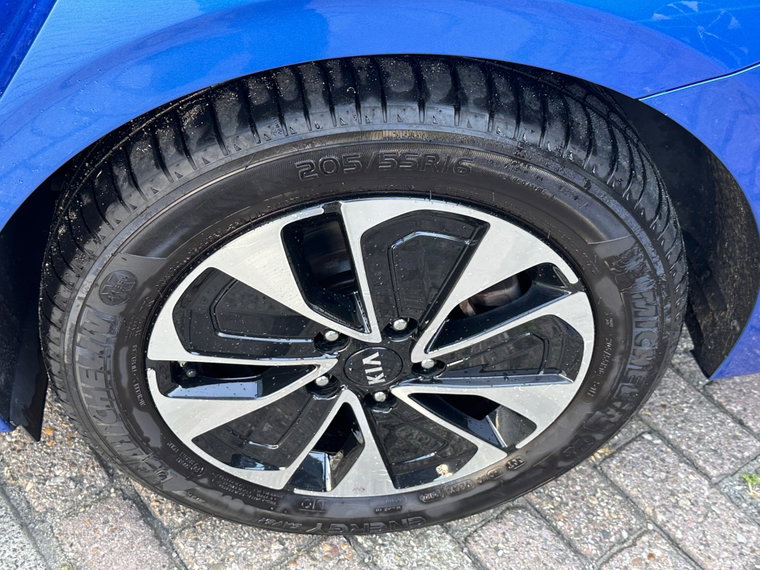 Vehicle Image 23