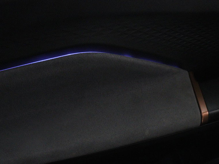 Vehicle Image 32