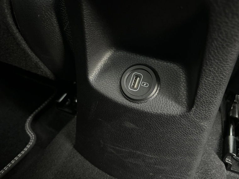 Vehicle Image 26
