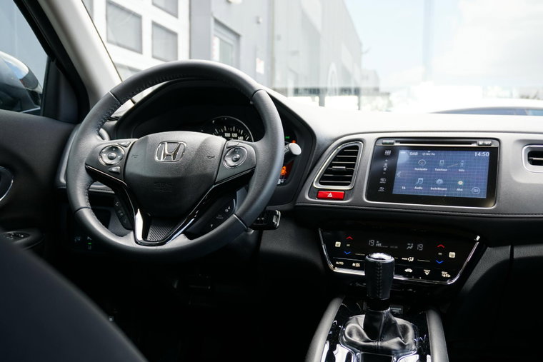 Vehicle Image 15