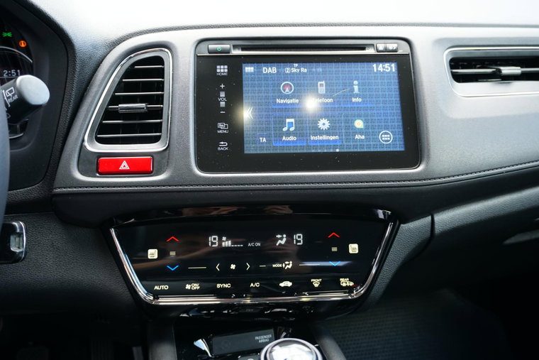 Vehicle Image 19
