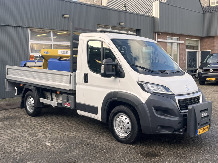 Vehicle Image 32