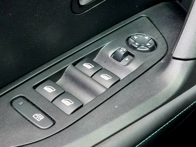 Vehicle Image 38