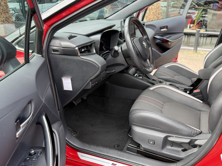 Vehicle Image 18