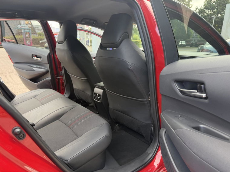 Vehicle Image 21