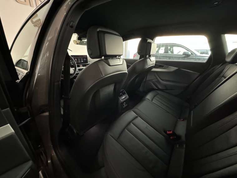 Vehicle Image 21