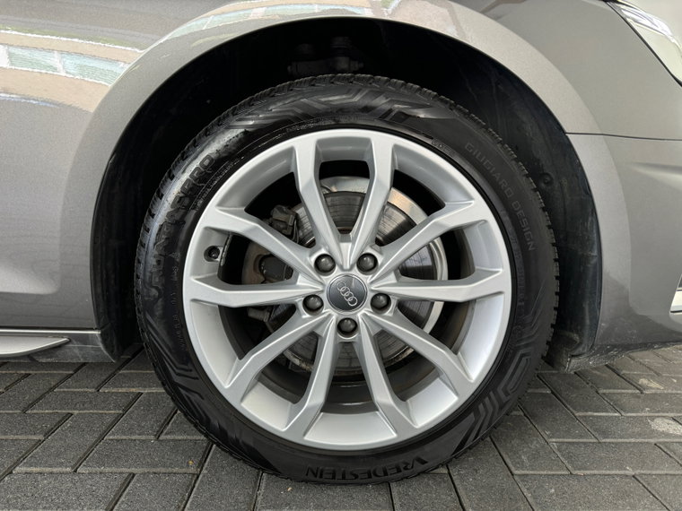 Vehicle Image 25