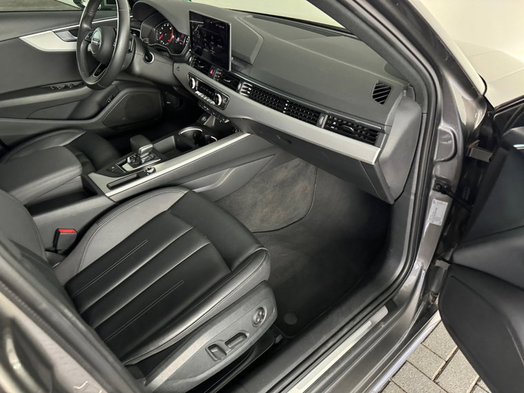 Vehicle Image 38