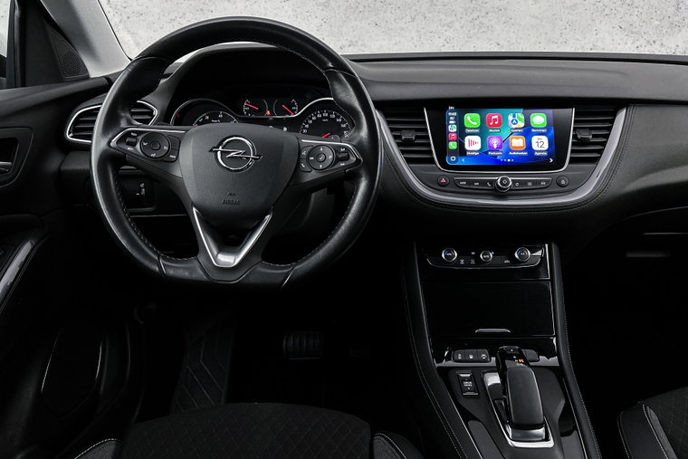 Vehicle Image 12