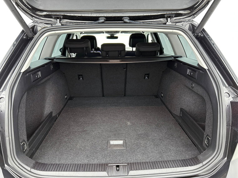 Vehicle Image 32