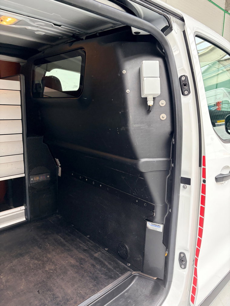 Vehicle Image 31