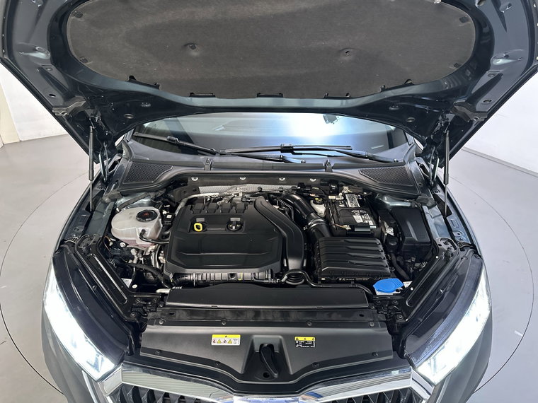 Vehicle Image 17