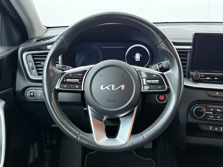 Vehicle Image 38