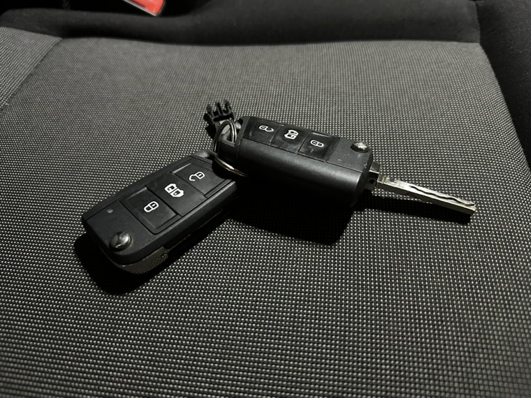 Vehicle Image 16