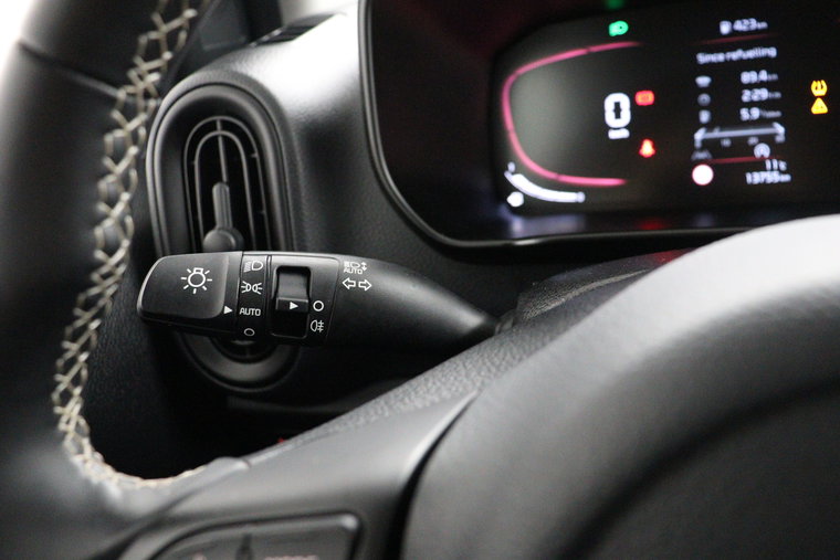 Vehicle Image 21